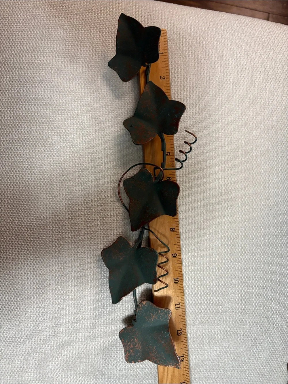Distressed Green Metal Ivy Wall Accent